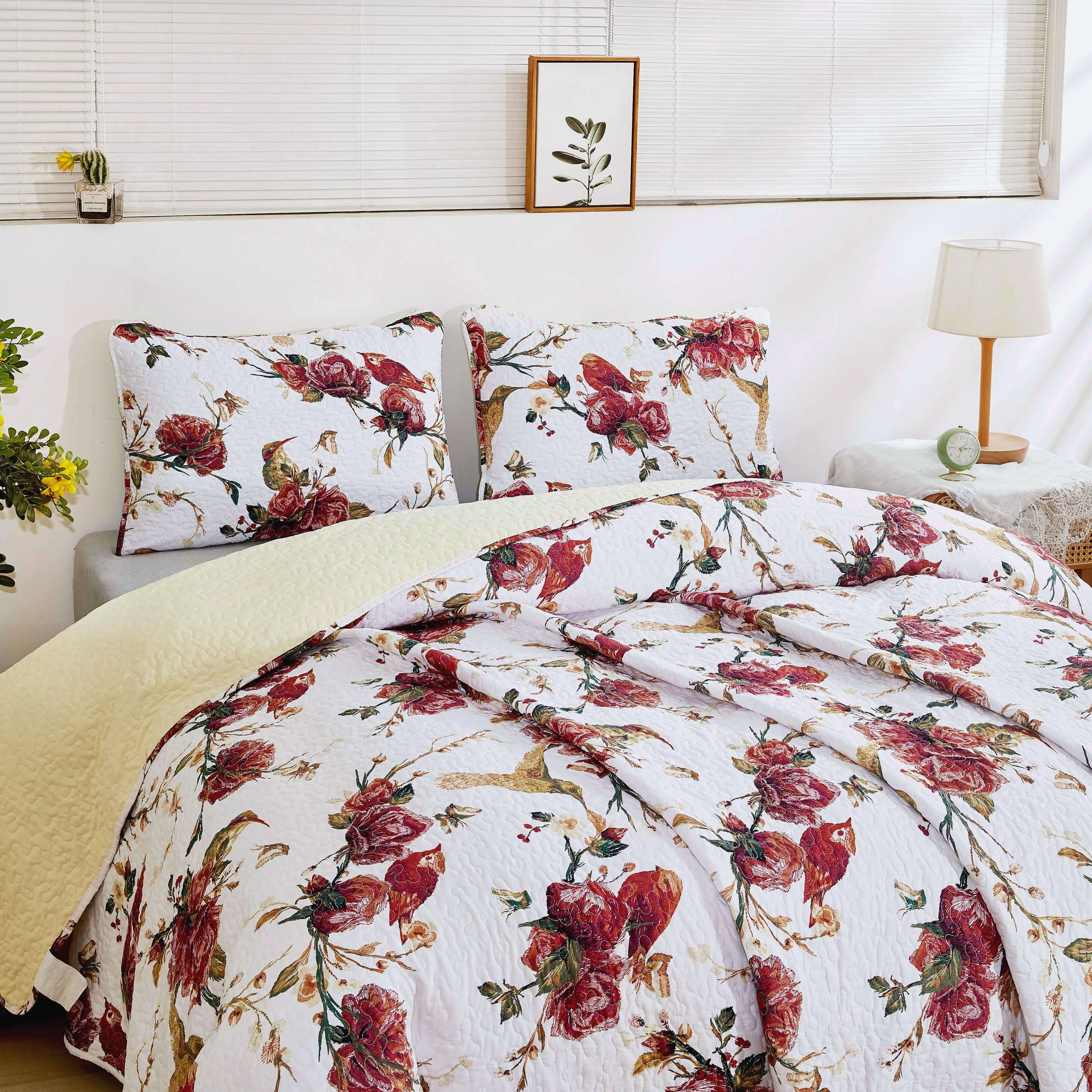 Tache Vintage Rose Garden Hummingbirds Burgundy White Reversible Floral Quilt Set (SD-7676)