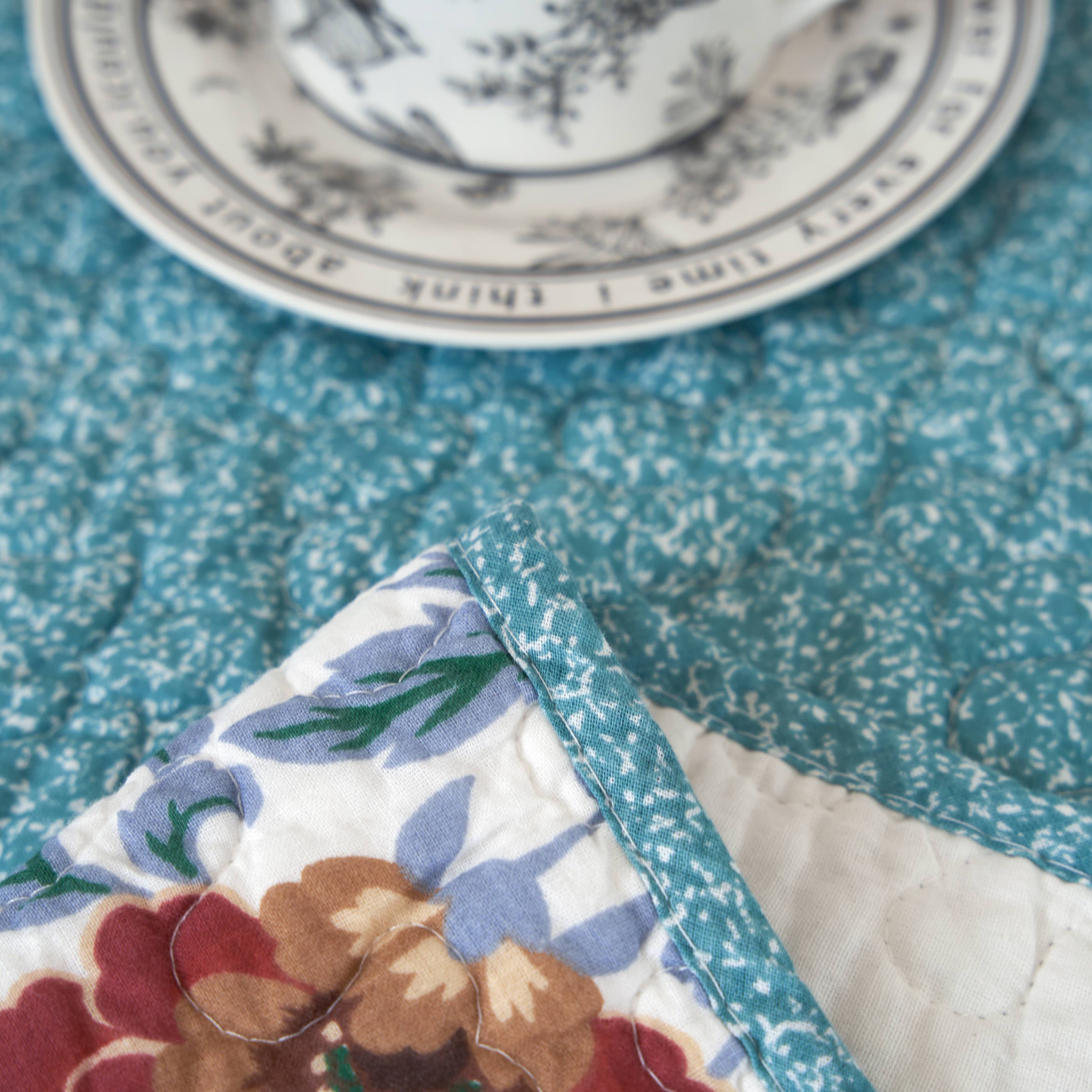 Tache Cotton Patchwork Old World Garden Pastel Blue Yellow Red Hummingbirds Quilted Throw Blanket (JHW-936)