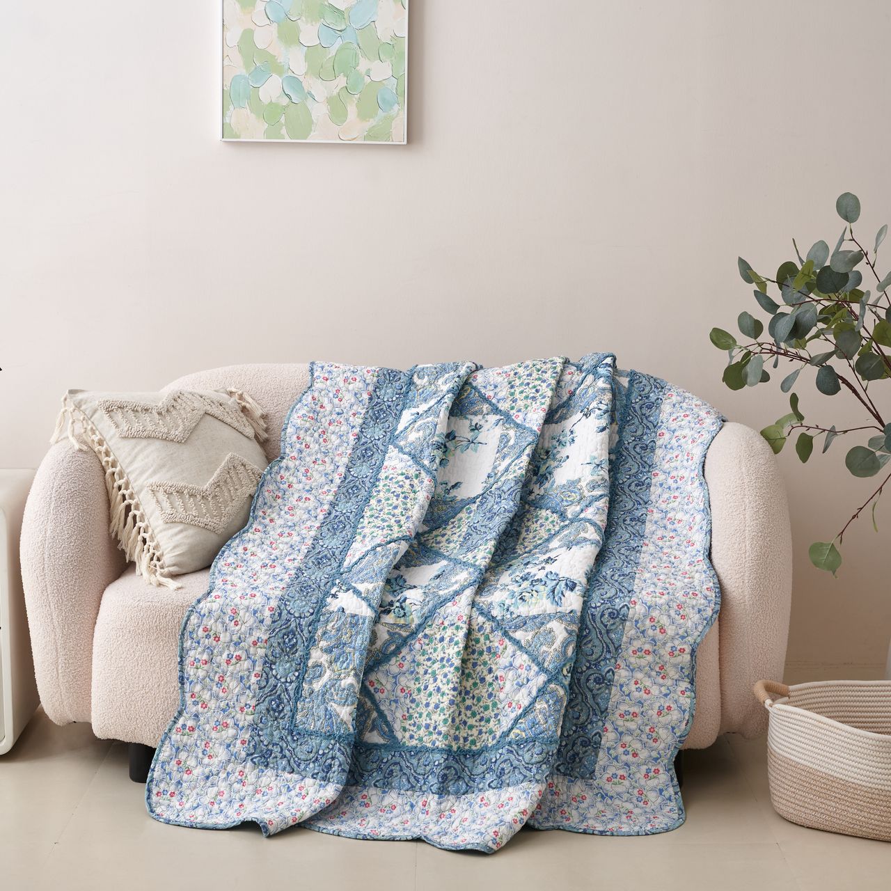 Tache Petal Dance White Blue Floral Vintage Garden Scalloped Cotton Patchwork Quilted Throw Blanket (JHW-646)