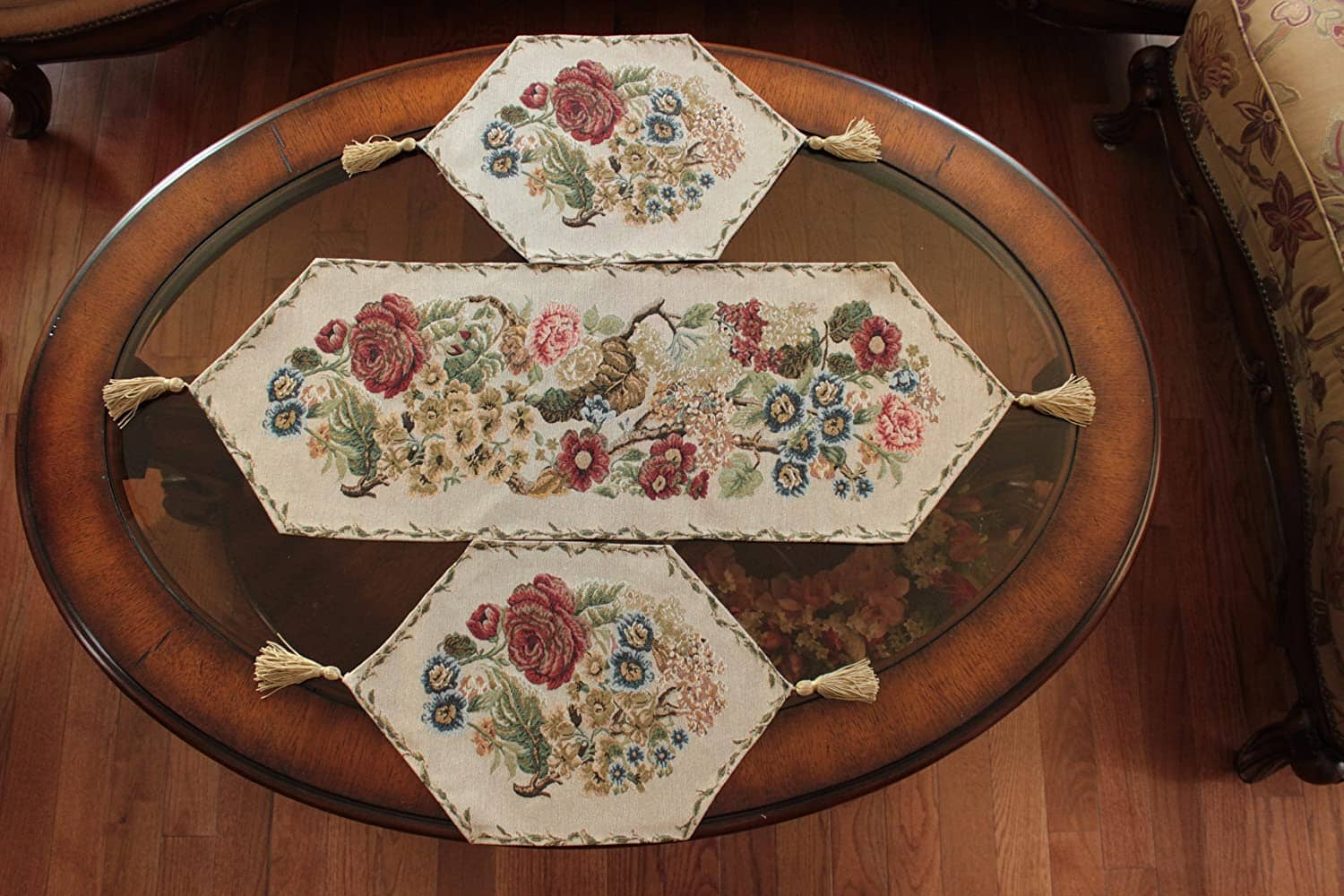 Woven floral pattern detail of the Tache Morning Meadow country rustic placemat