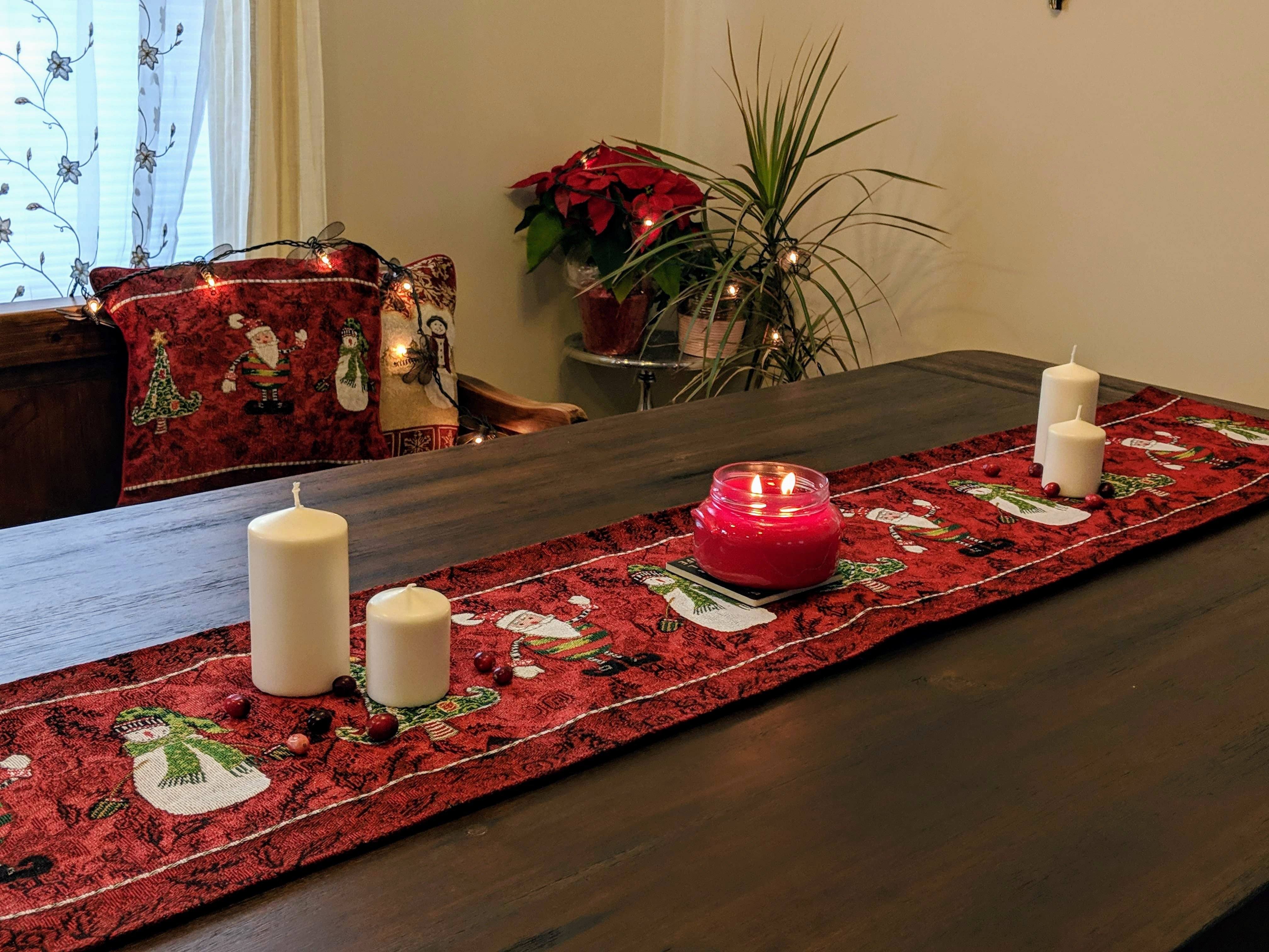 Tache Here Comes Santa Claus Vintage Holiday Woven Tapestry Table Runners (8577TR) - Tache Home Fashion