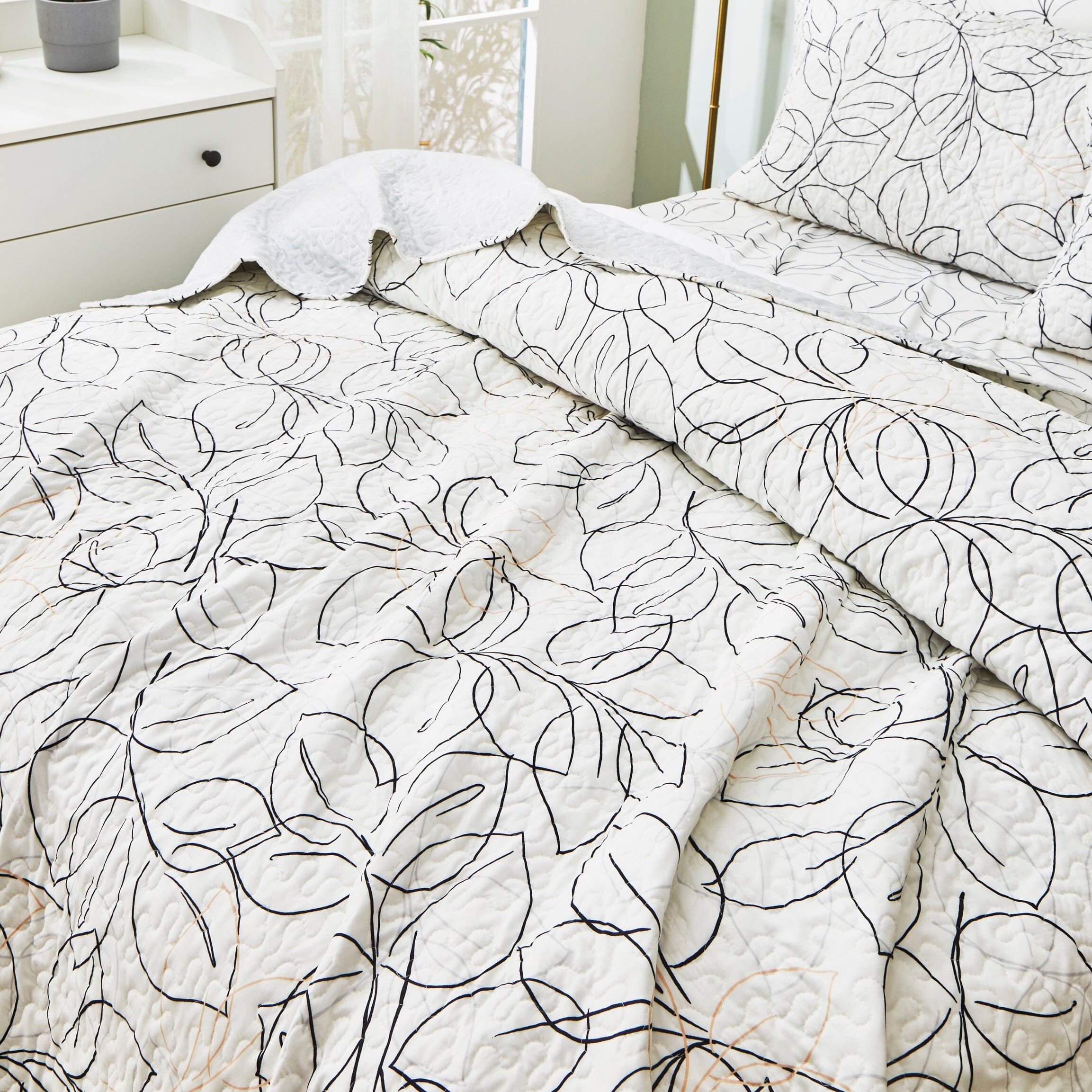 Tache Modern Abstract Leaf Line Art Foliage White Grey Black Gold Reversible Quilt Set (TJ3571-Q) - Tache Home Fashion