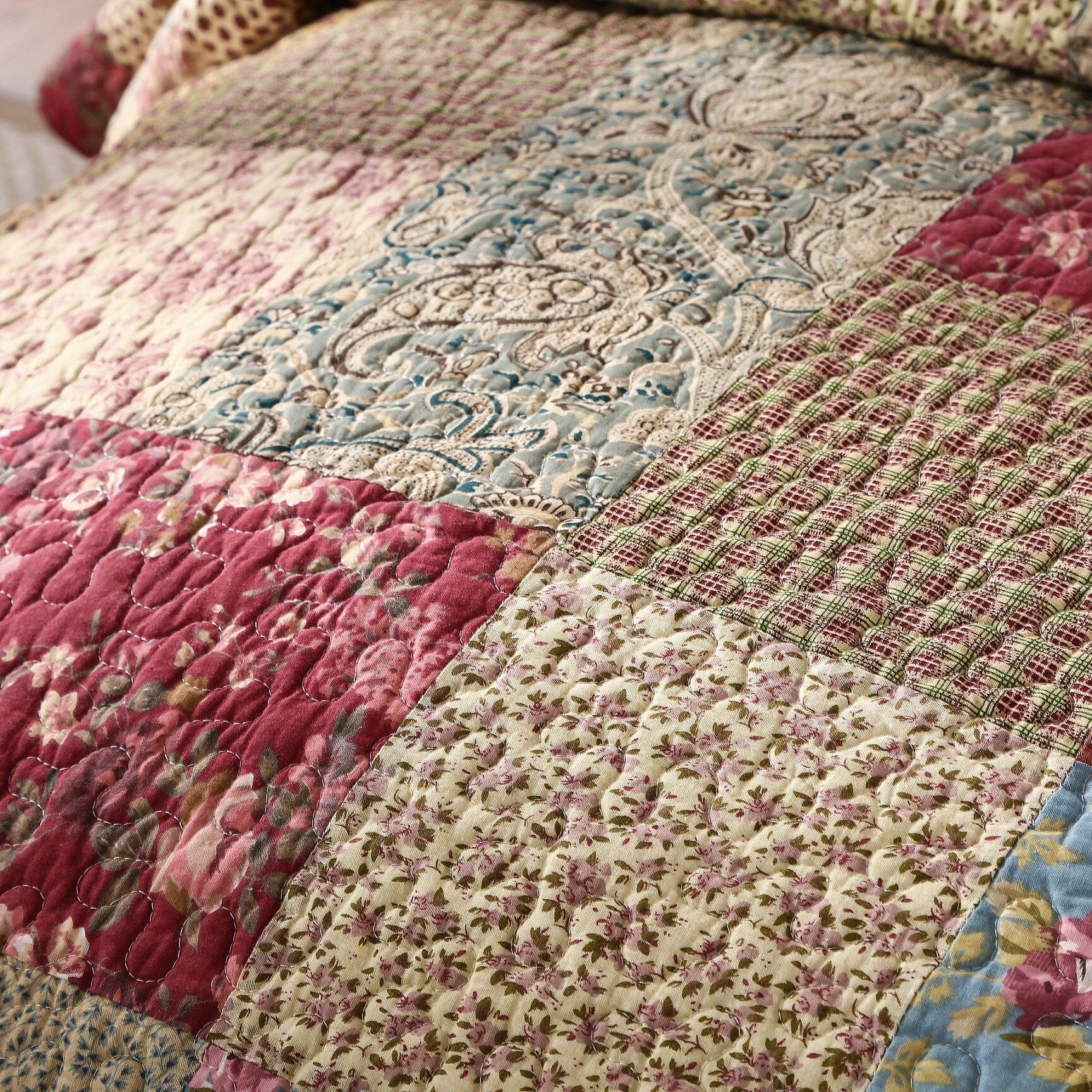 Tache Fairy Tale Tea Party Beige Burgundy Paisley Floral Cotton Patchwork Quilt Set (DXJ103443) - Tache Home Fashion