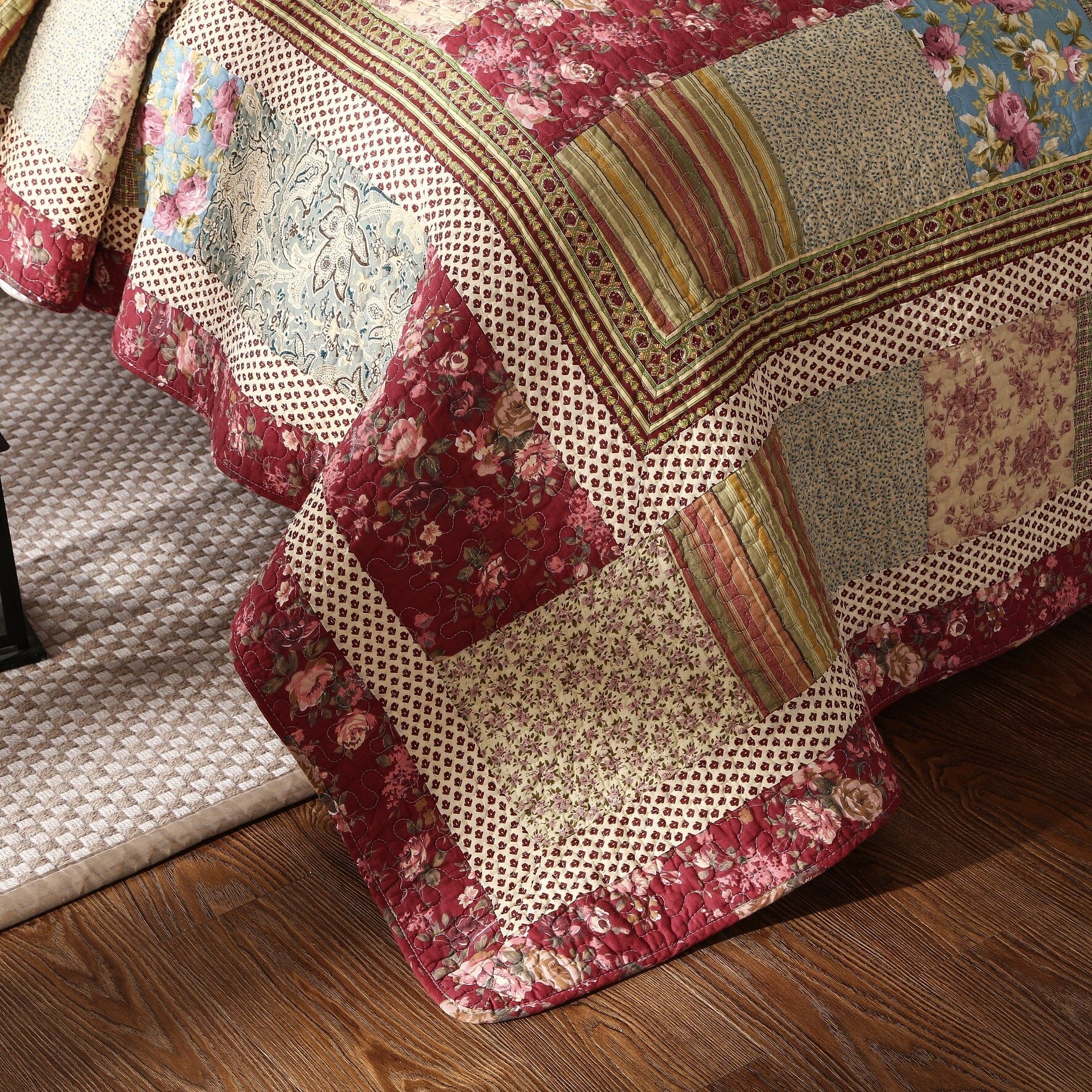 Tache Fairy Tale Tea Party Beige Burgundy Paisley Floral Cotton Patchwork Quilt Set (DXJ103443) - Tache Home Fashion