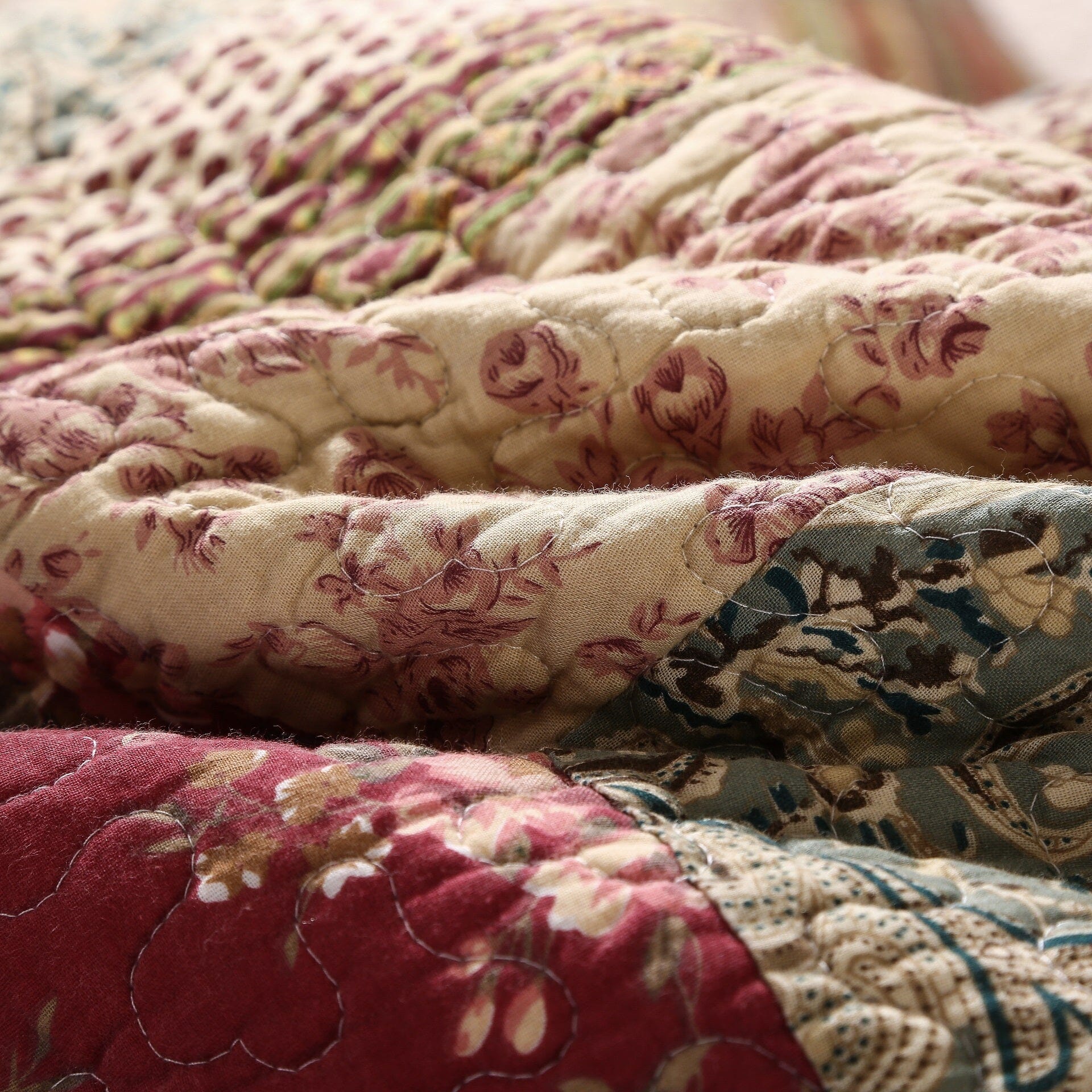 Tache Fairy Tale Tea Party Beige Burgundy Paisley Floral Cotton Patchwork Quilt Set (DXJ103443) - Tache Home Fashion