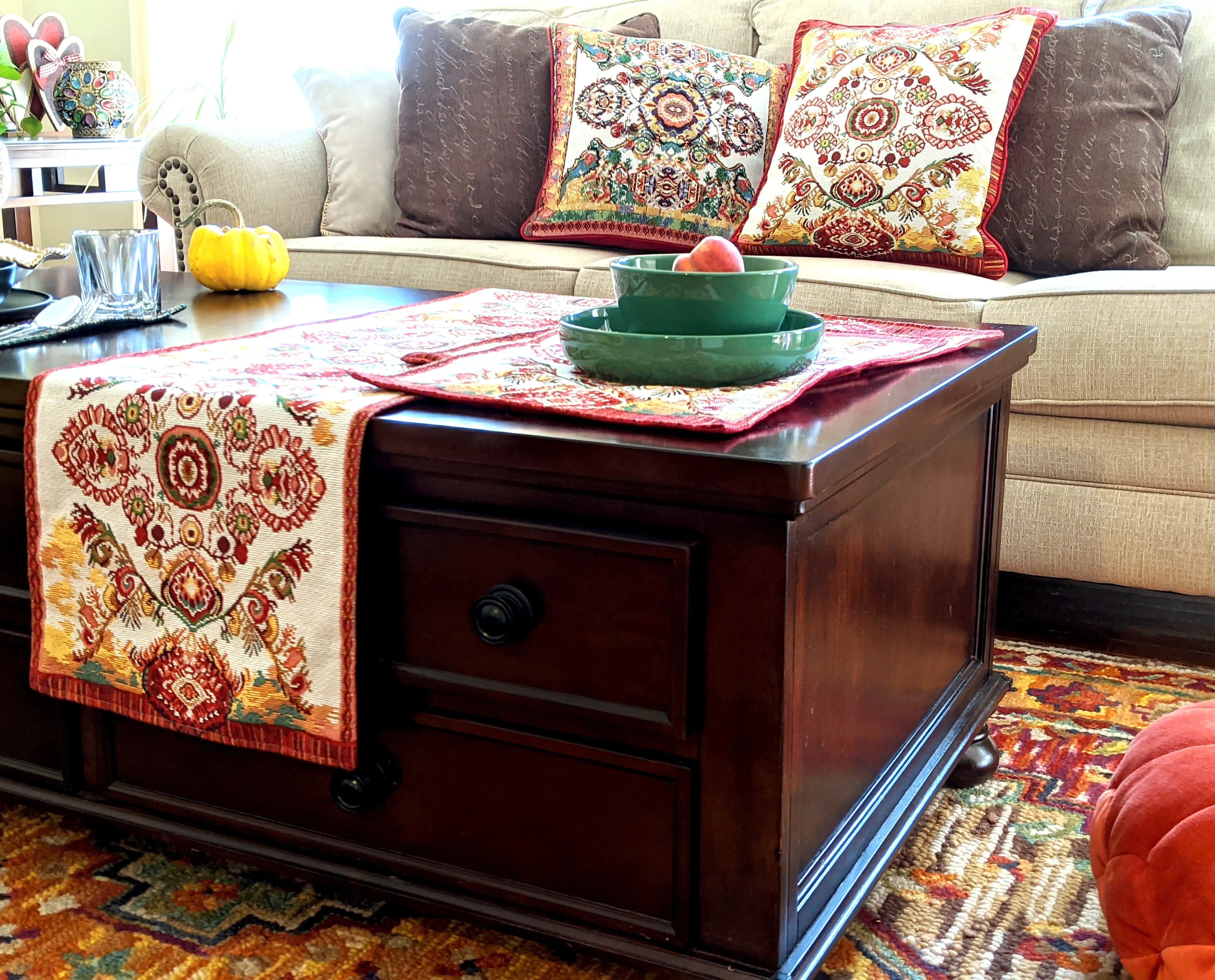 Tache Elegant Burgundy Ornate Paisley Woven Tapestry Table Runner (18194) - Tache Home Fashion