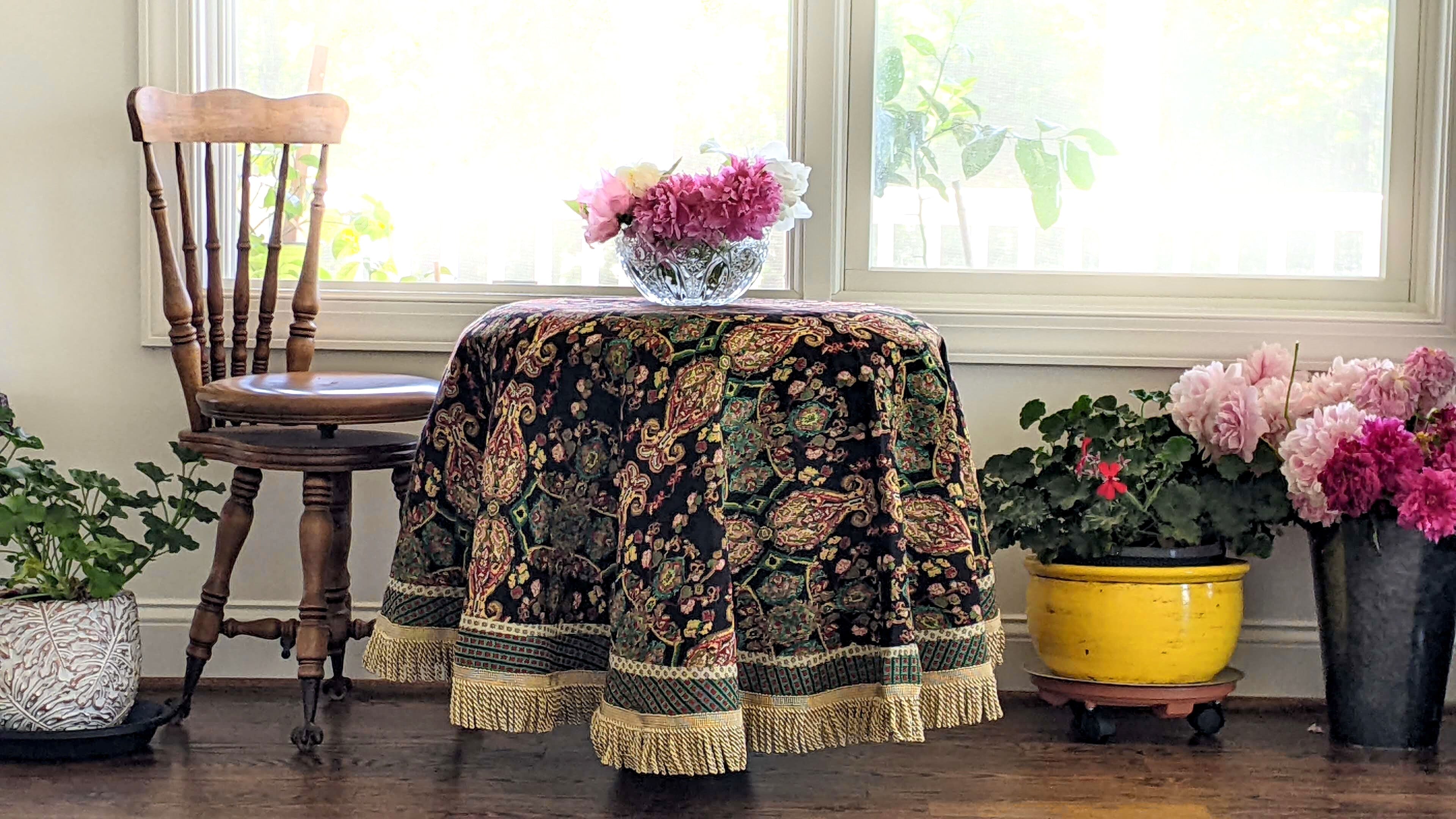 Tache Elegant Black Ornate Paisley Woven Tapestry Tablecloth (18192) - Tache Home Fashion