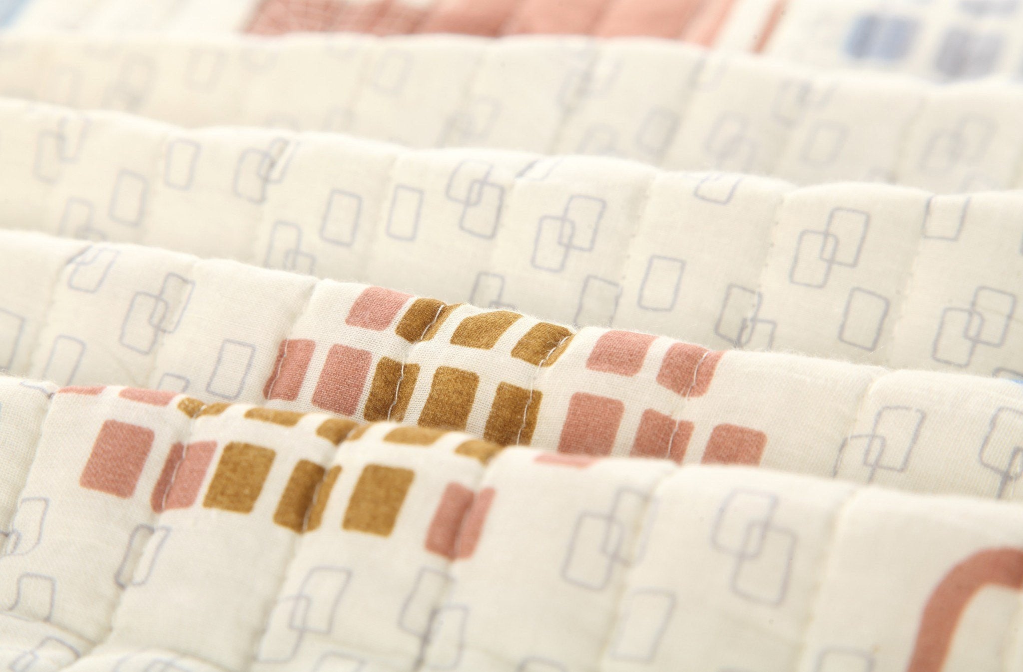 Geometric cubic squares ivory scalloped retro cotton quilt bedspread set by Tache Home Fashion