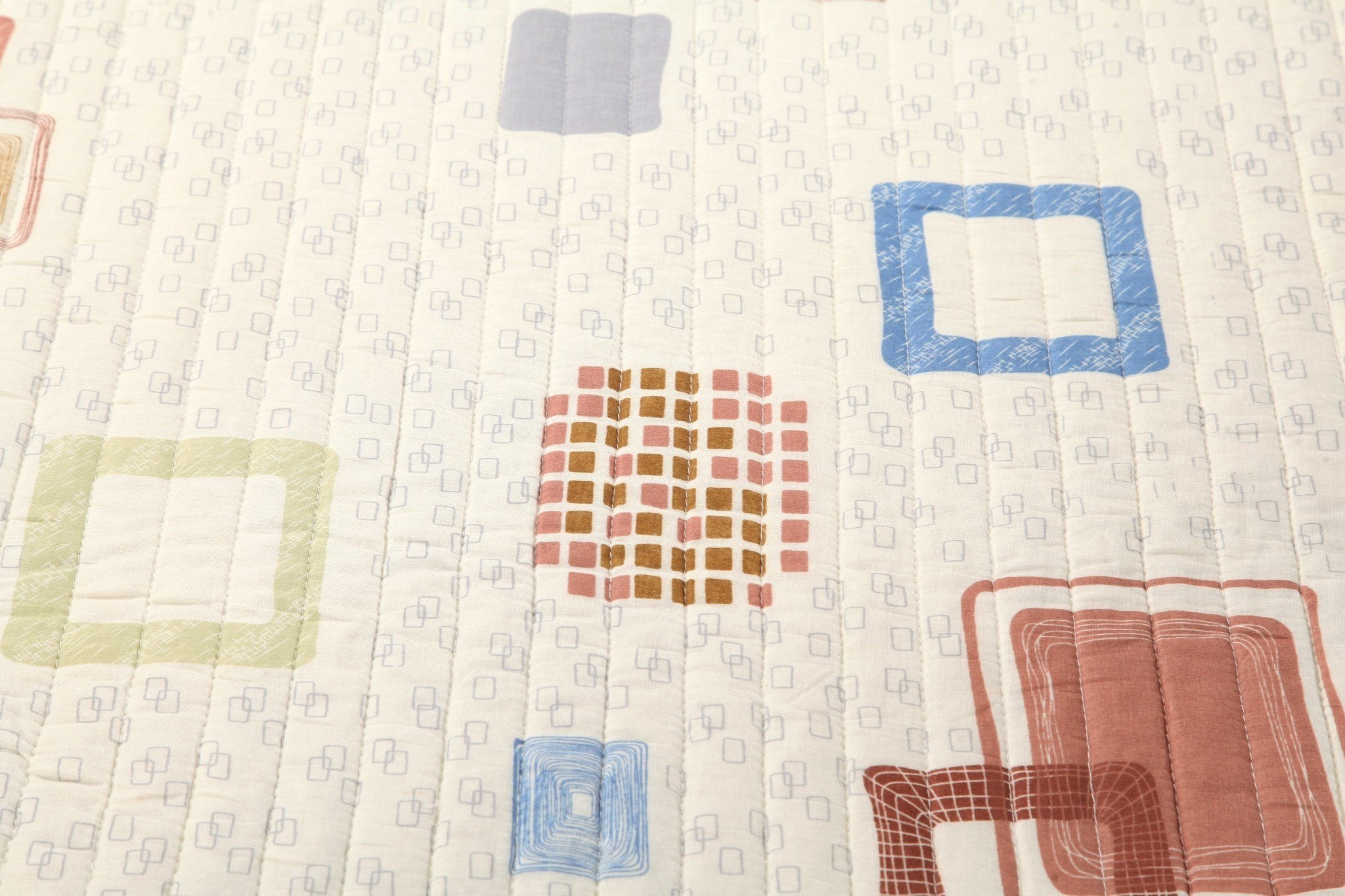Geometric cubic squares ivory scalloped retro cotton quilt bedspread set by Tache Home Fashion