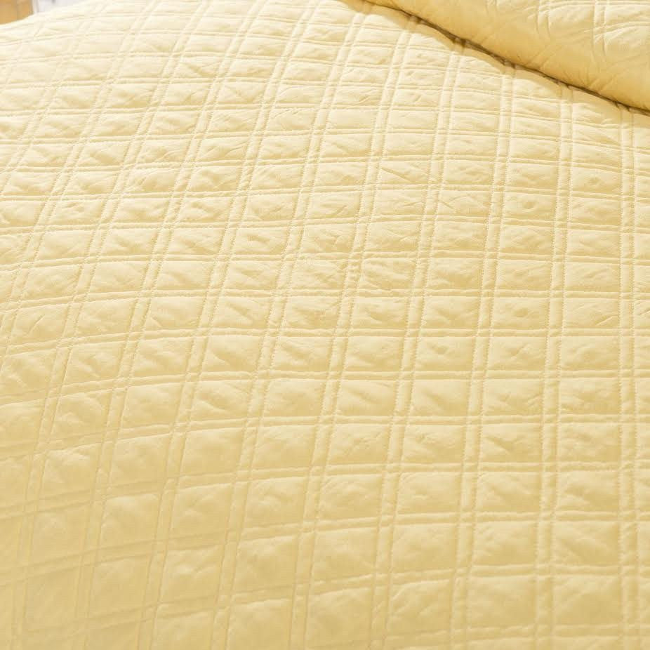 Tache Buttercup Puffs Yellow Diamond Matelasse Scalloped Quilt Set (YELLEMDES) - Tache Home Fashion