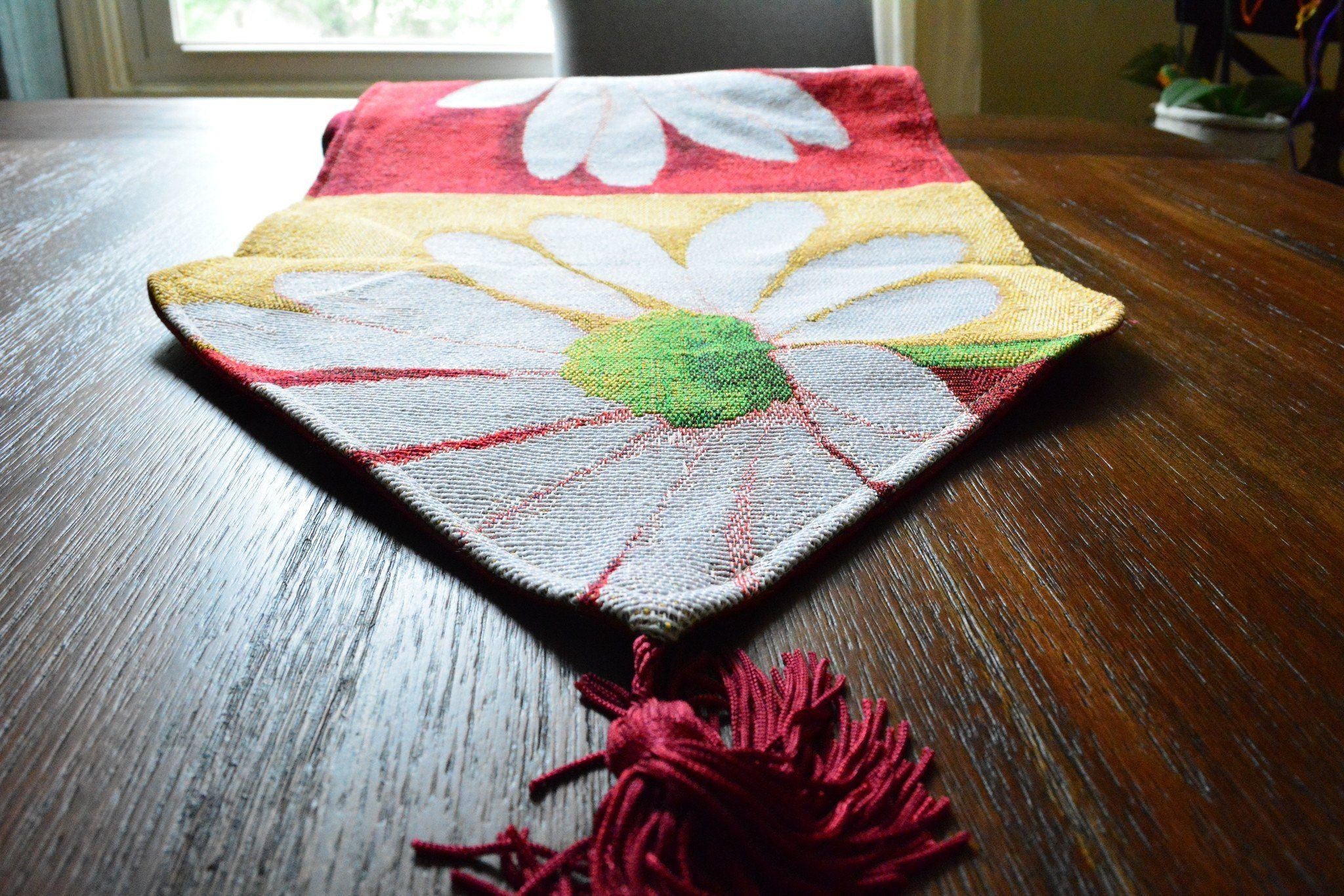 Tache Loves Me Not Daisy Tapestry Table Runner (9046) - Tache Home Fashion