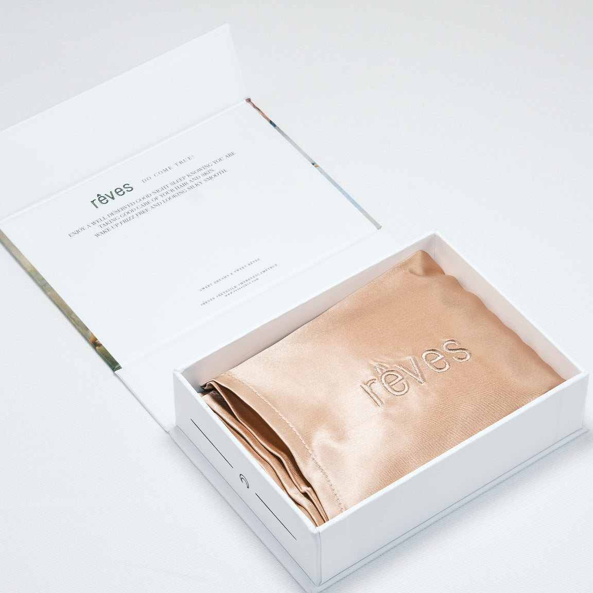 Pêche Queen Envelope Pillowcase (Shipping fees may apply)