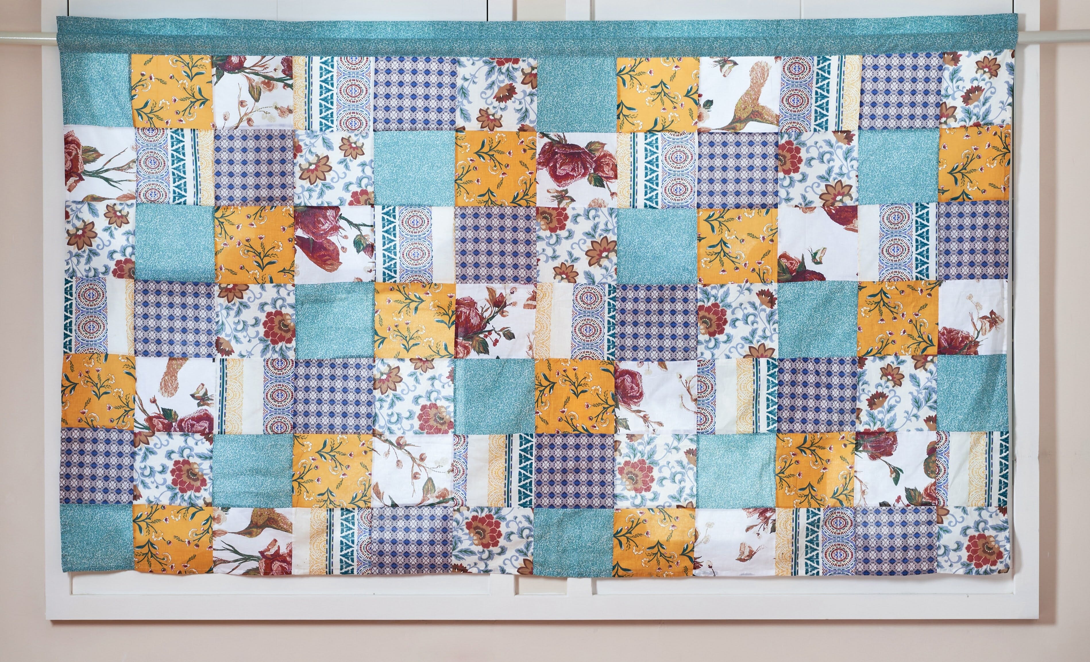 Tache Old World Garden Pastel Blue Yellow Red Hummingbirds Cotton Patchwork Curtain (JHW-936)