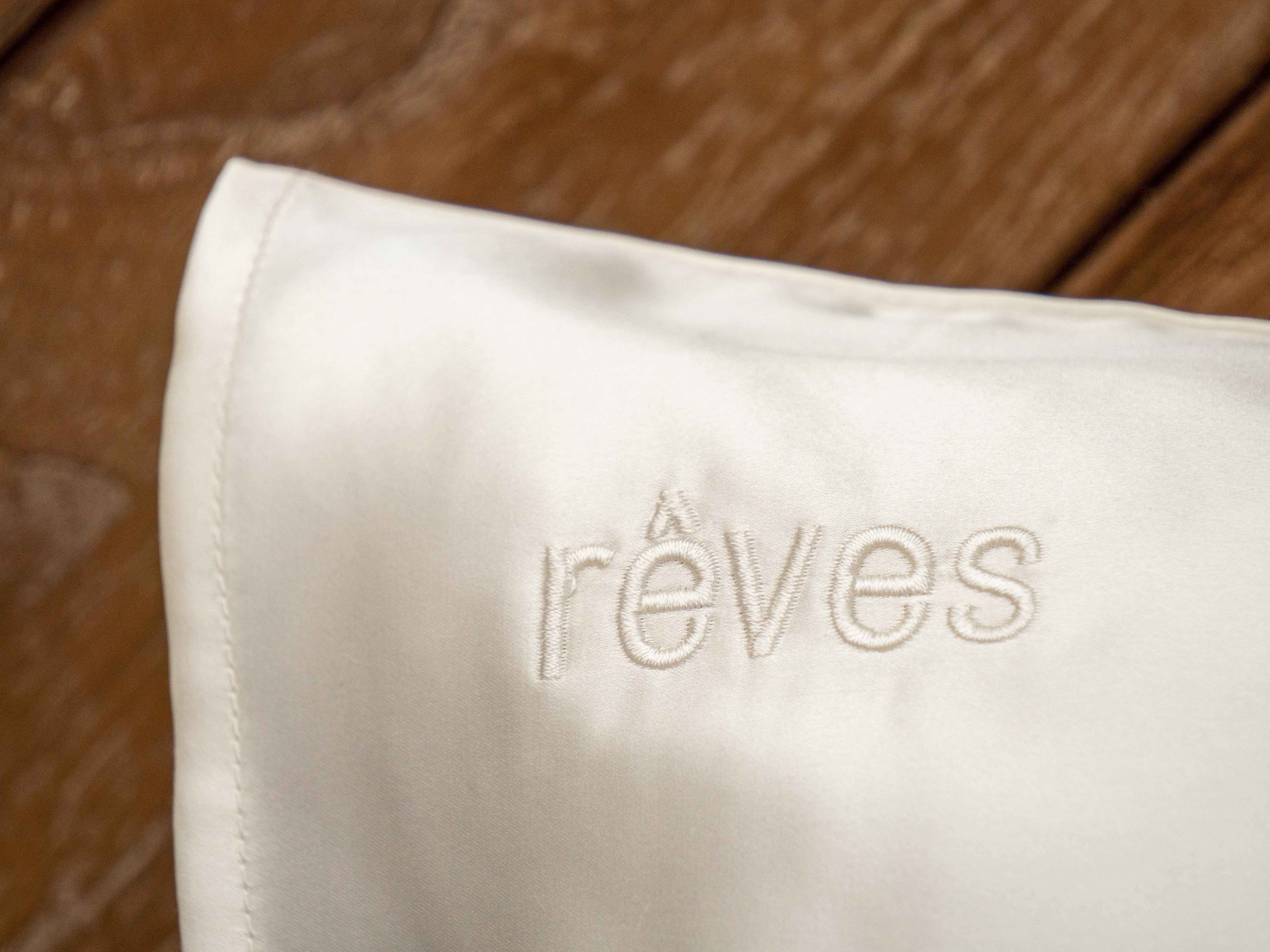 100% Mulberry Silk Pillowcase - 22 Momme Queen Size, Envelope Closure (White) (Shipping fees may apply)