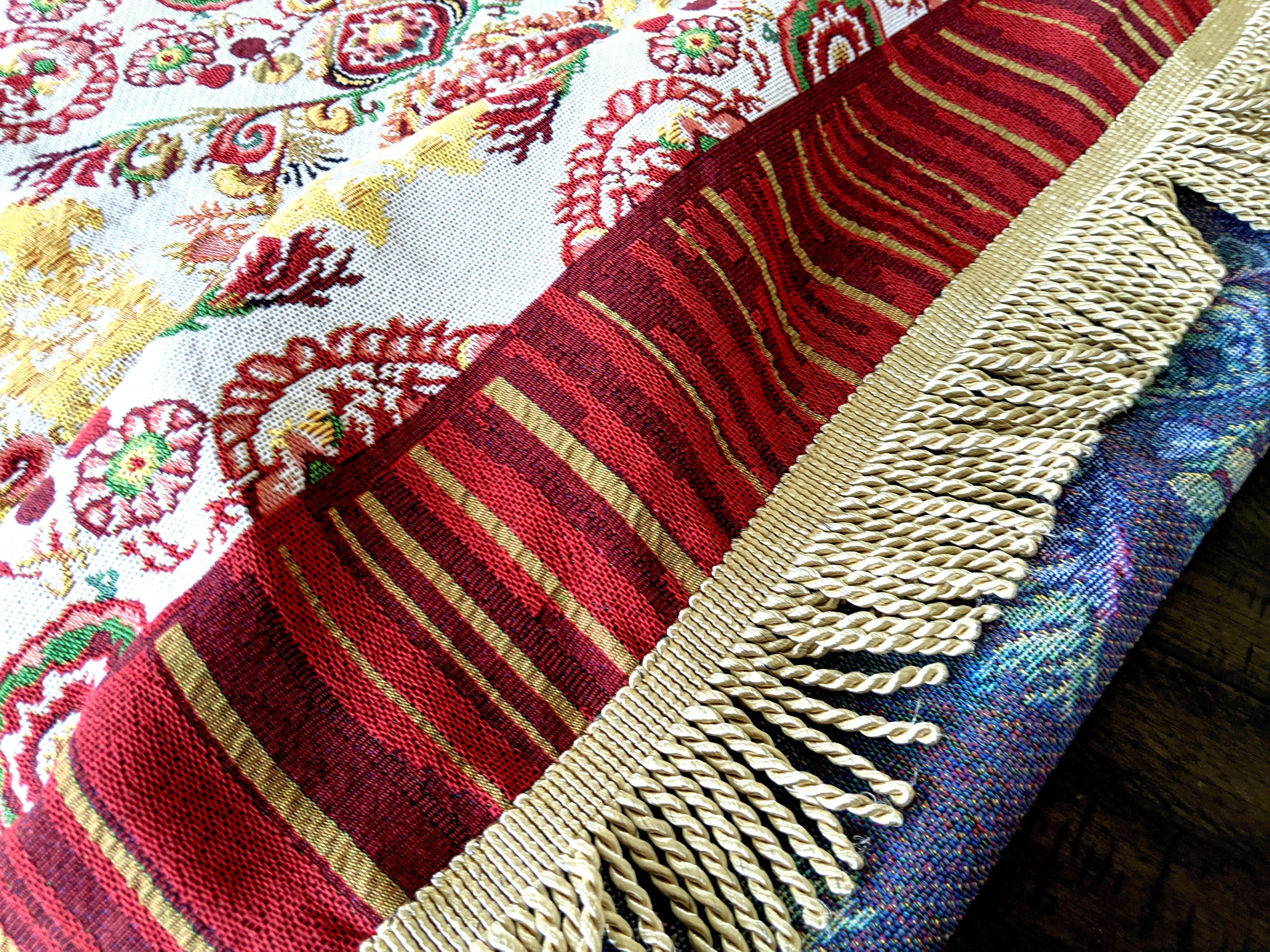 Tache Elegant Burgundy Ornate Paisley Woven Tapestry Tablecloth (18194)