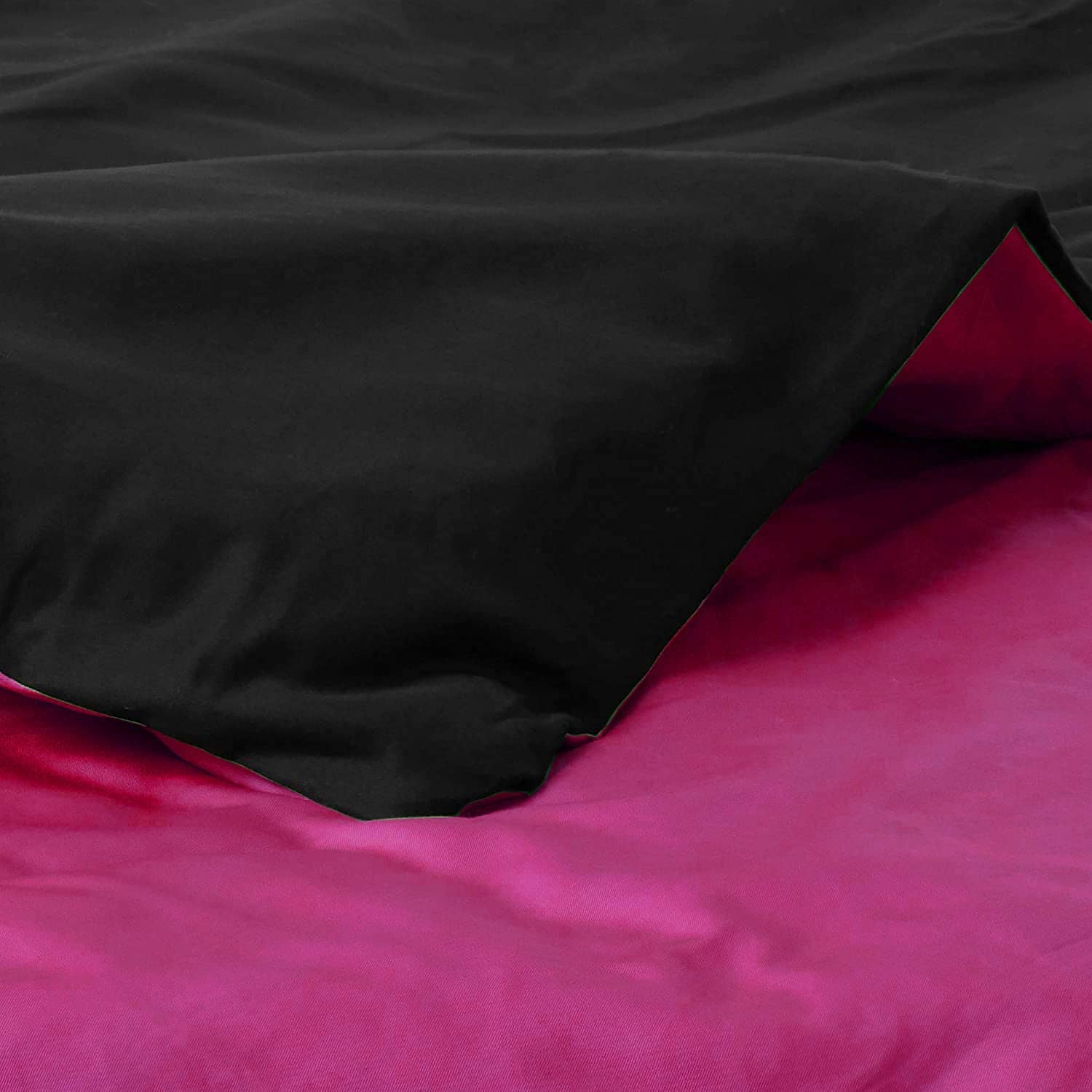 Tache Cotton Hot Pink Black Reversible Comforter Set With Zipper Cover