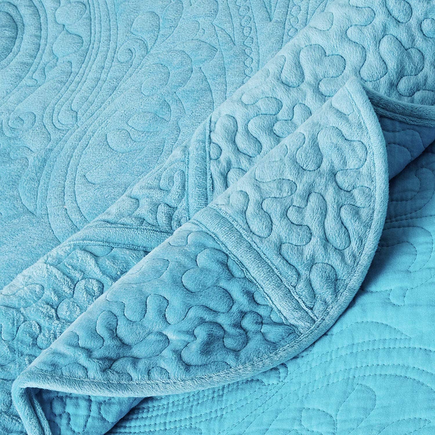 Tache Super Soft Blue Scalloped Magic Carpet Quilted Fleece Bedspread Set (DXJ109042-2)