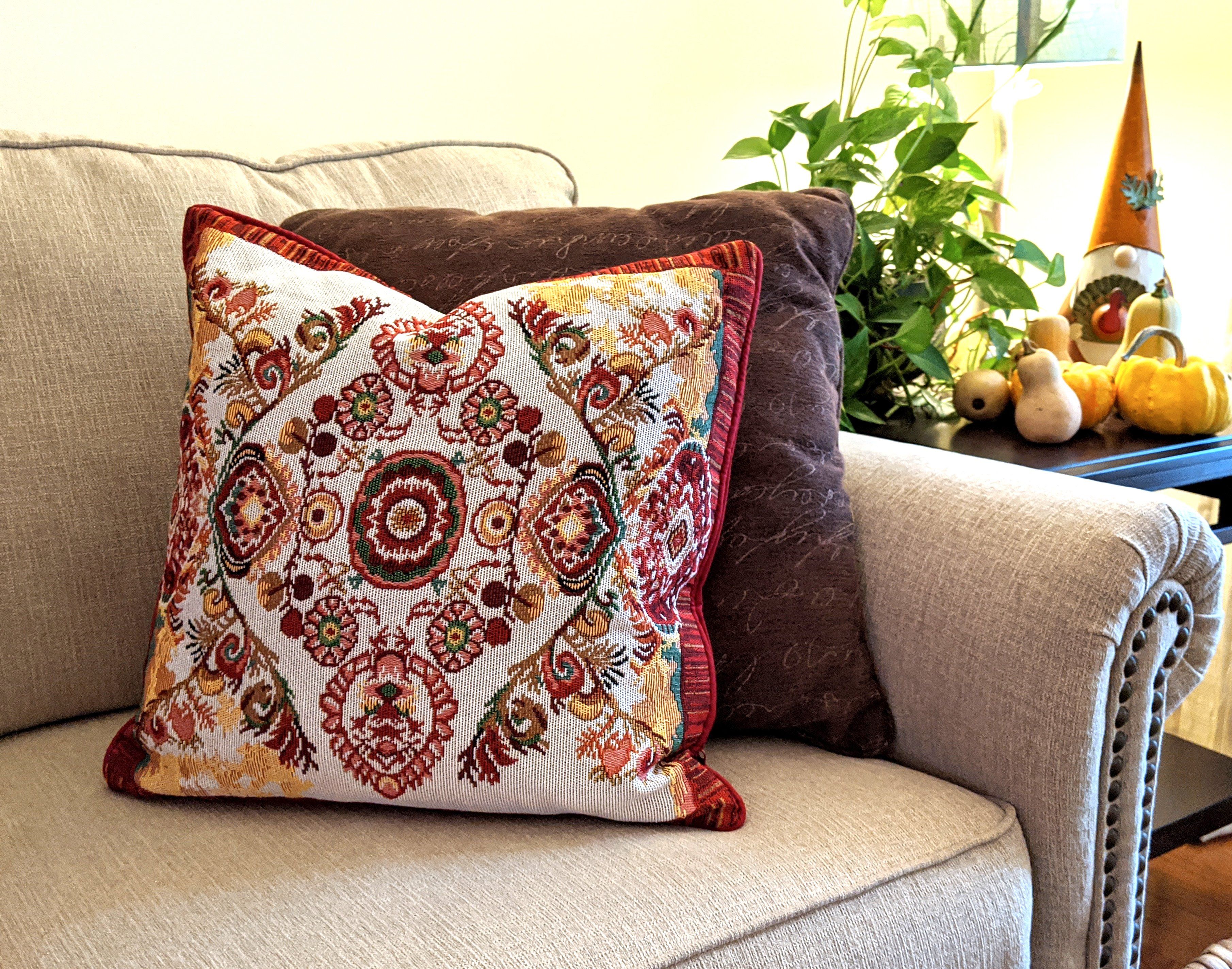 Tache Elegant Burgundy Ornate Paisley Woven Tapestry Throw Pillow Cover (18194) - Tache Home Fashion