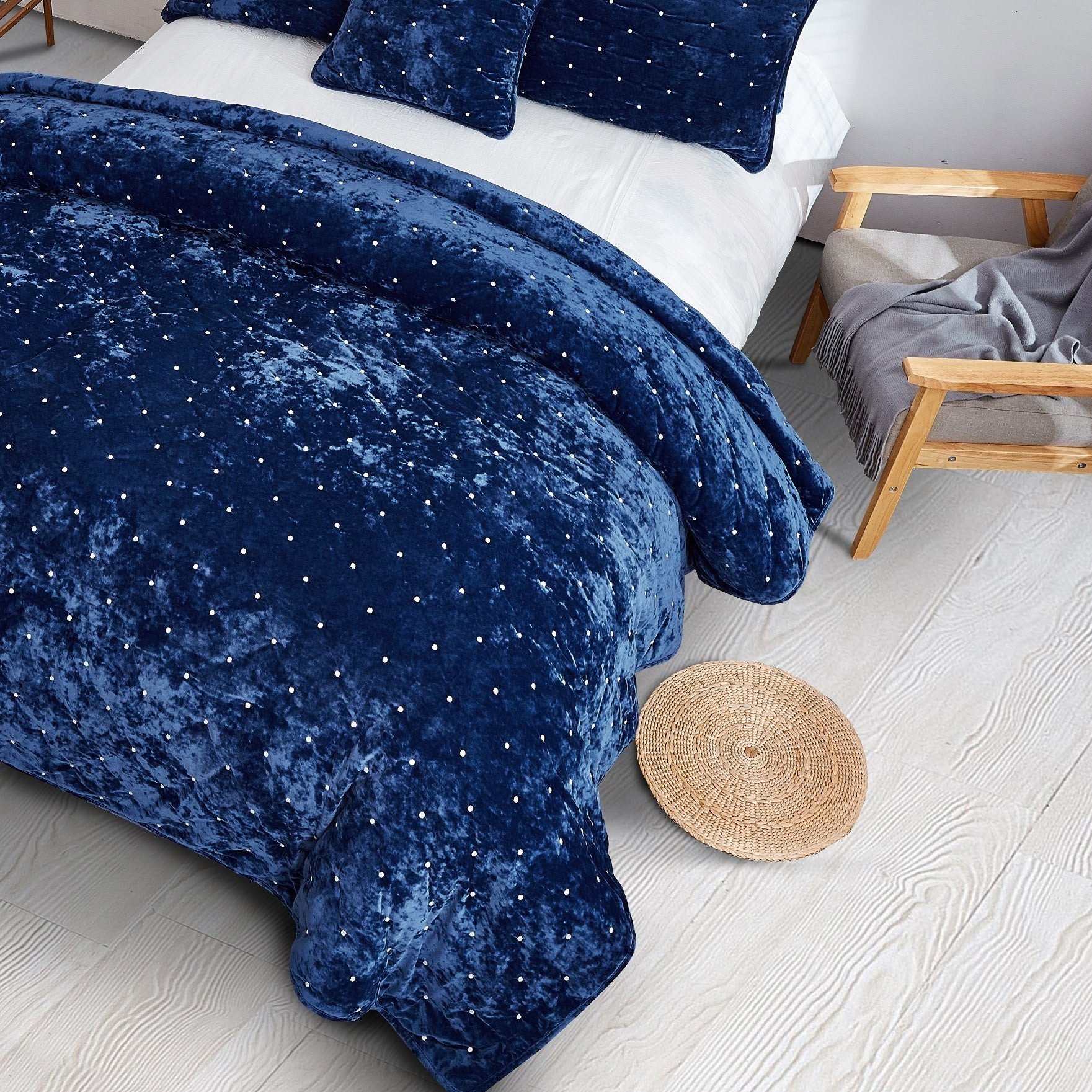 Royal blue velvet blanket best sale