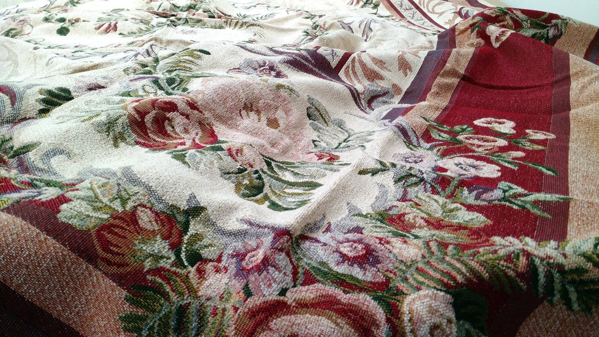 Tache Chenille Red Yuletide Blossoms Tapestry Bedspread Set Twin (DSC004) - Tache Home Fashion