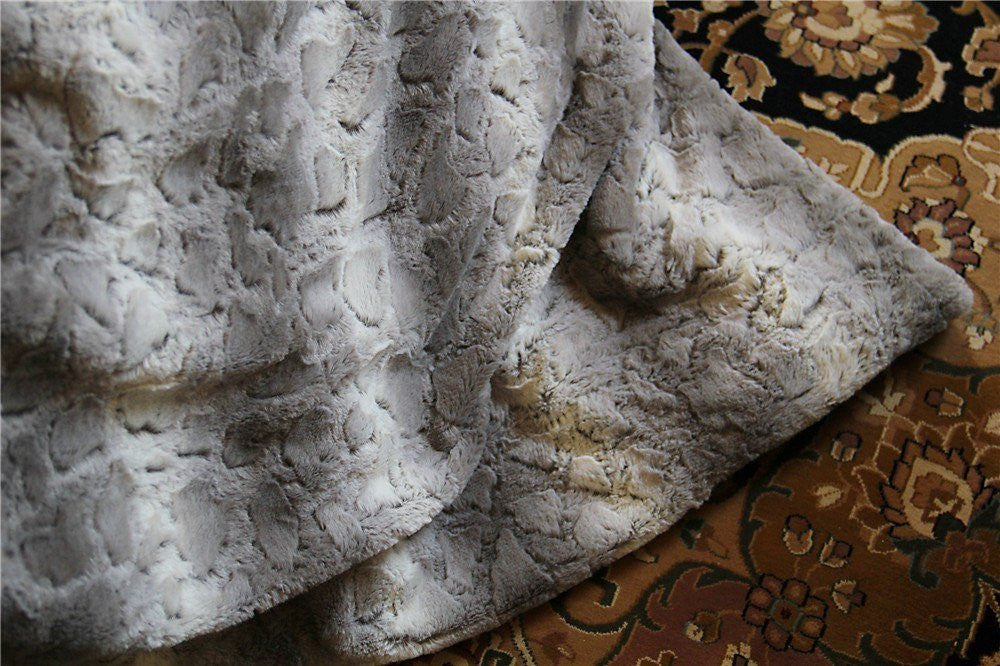Tache Silver Snow Giraffe Faux Fur Throw Blanket (DY16) - Tache Home Fashion