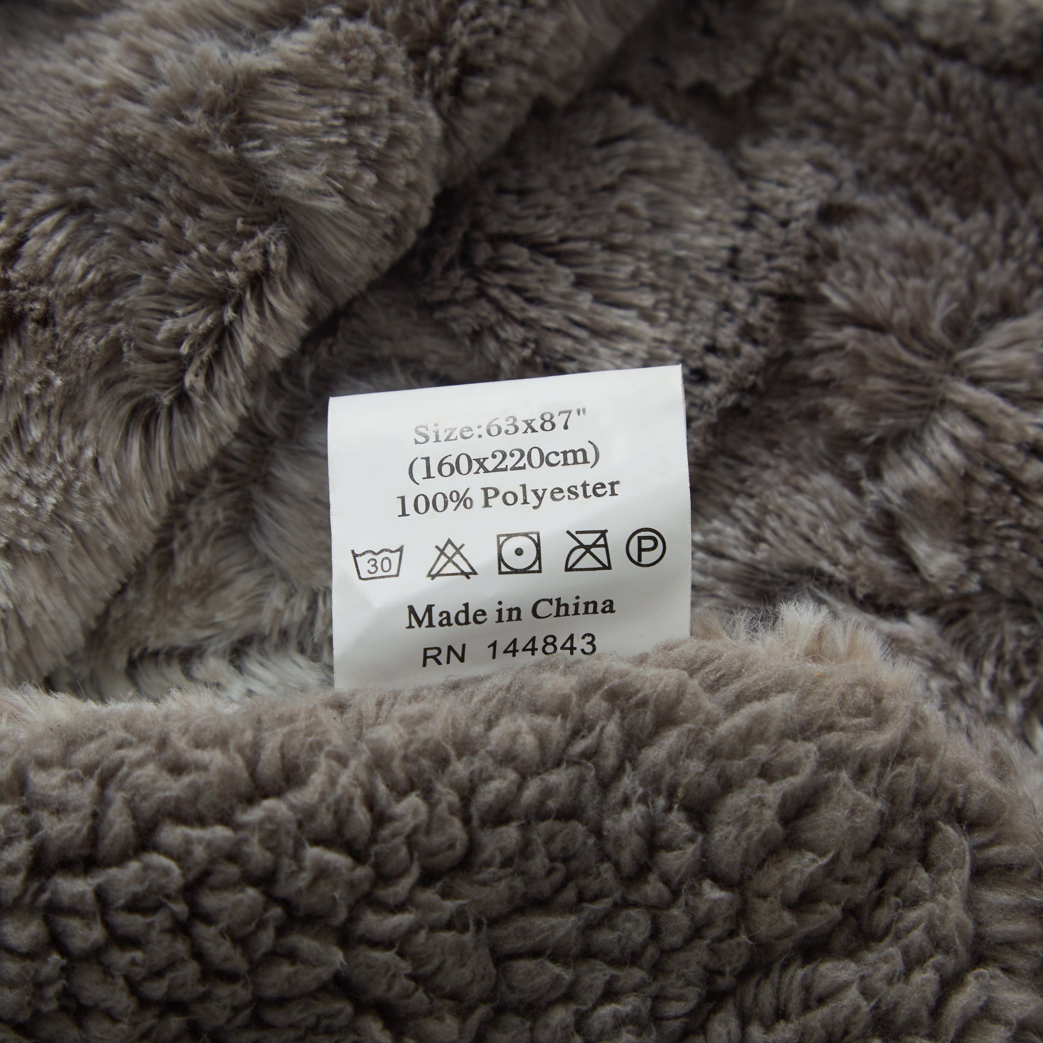 Tache Silver Snow Giraffe Faux Fur Throw Blanket (DY16) - Tache Home Fashion